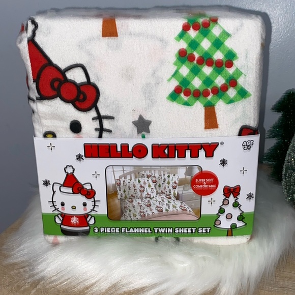 Hello Kitty Holiday Cotton Flannel Twin Sheet Set NWT - Picture 1 of 4